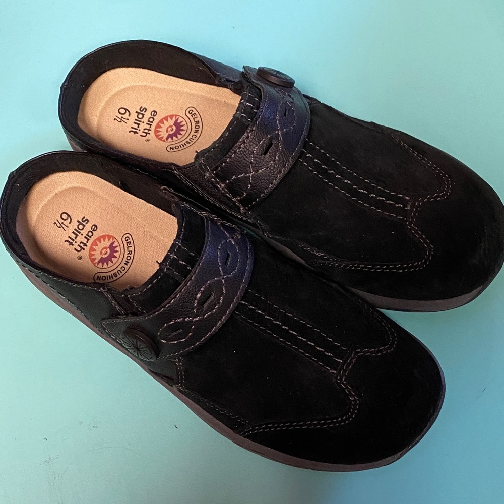 Earth Spirit Women’s Black Slip-On 6.5 Clogs with Decorative Strap Office Comfy